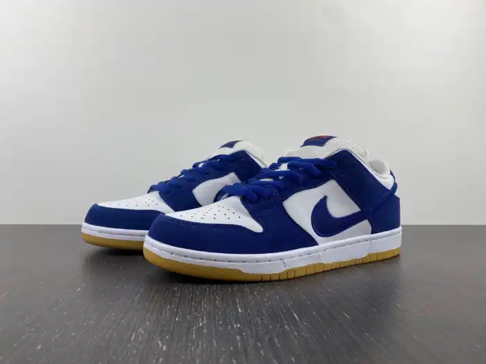 Nike SB Dunk Low Los Angeles Dodgers DO9395-400 0124