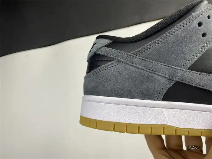 Official Maikesneakers Nike SB Dunk Low Dark Grey Black Gum AR0778-001 0124